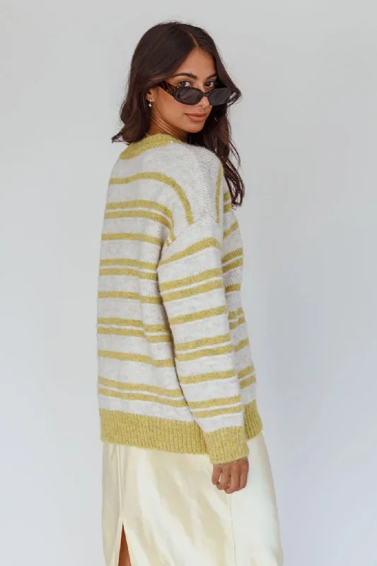 jona-relaxed-knit-sweater-striped-beige