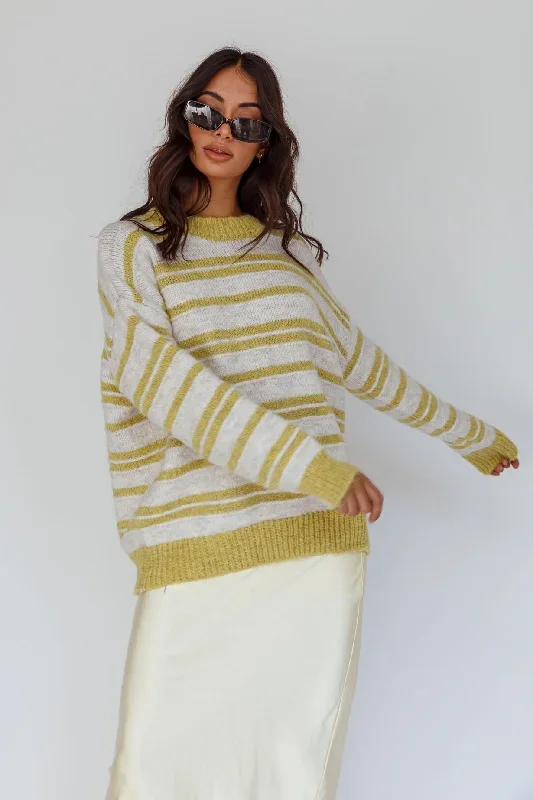 jona-relaxed-knit-sweater-striped-beige