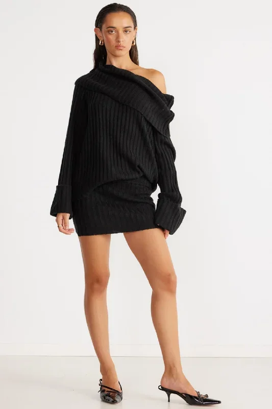 sndys-brooks-off-shoulder-jumper-black