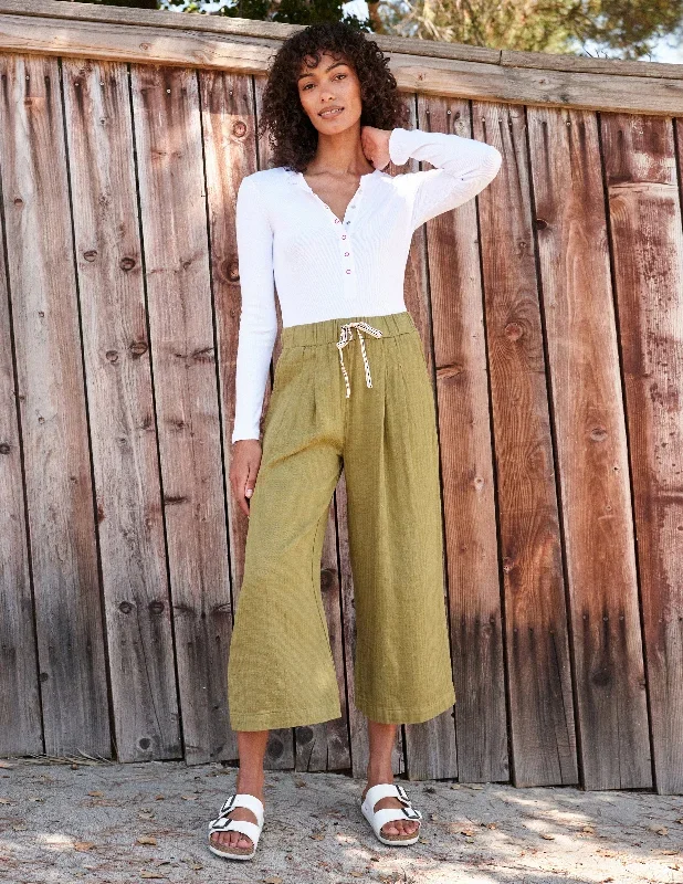 Sundry Wide Leg Cropped Pant in Olive